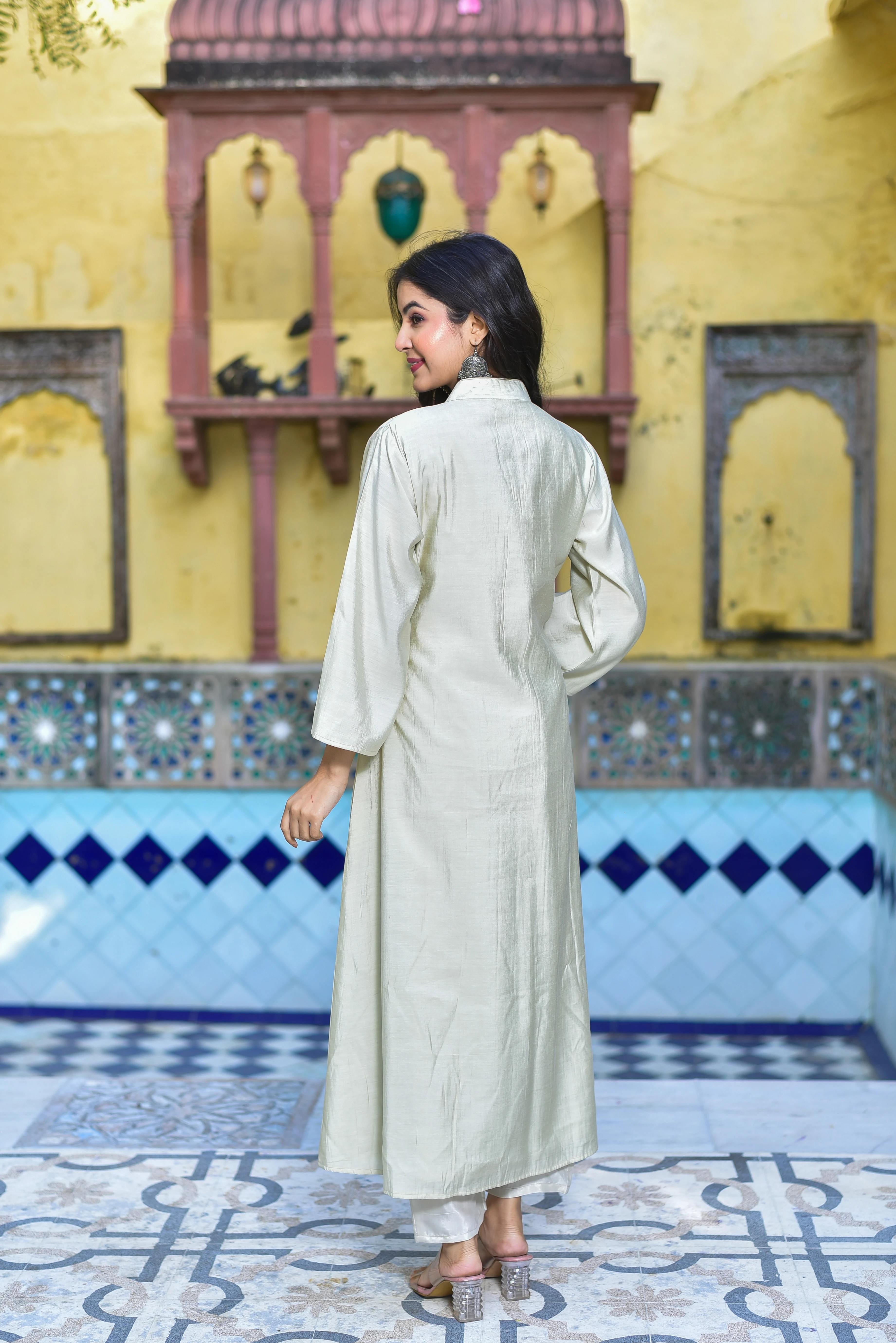 Cream_Suit_1